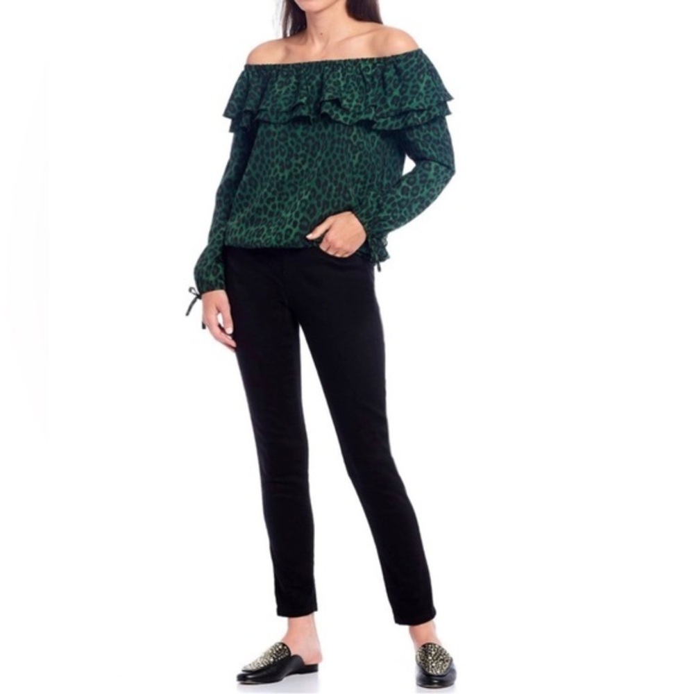 Michael Kors Green/Black Leopard Print Off Shoulder
Top Size L